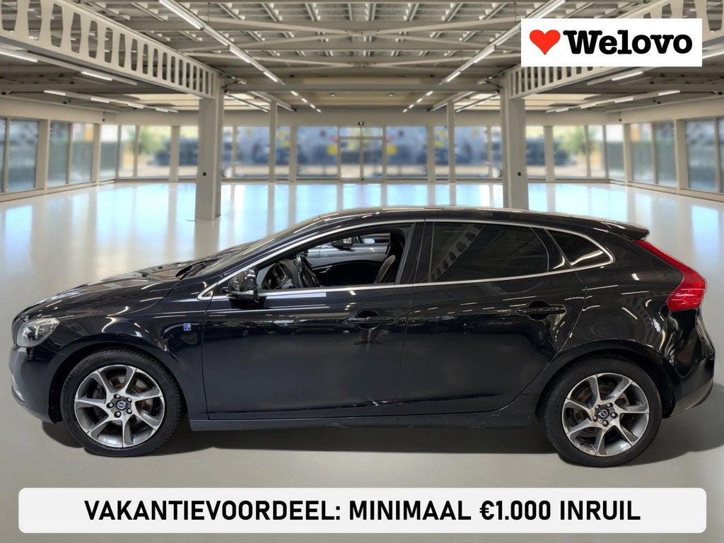 Volvo V40 1.6 T2 R-Design Leer/Plus Line/garantie/nieuwe kop, Voorwielaandrijving, Gebruikt, 4 cilinders, Zwart