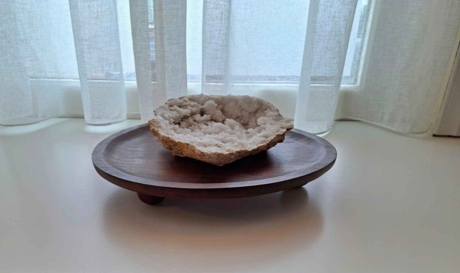 Grote druzy bergkristal geode 1.69kg, Ophalen of Verzenden, Mineraal