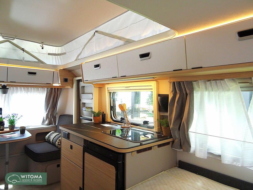 Eriba Triton Silver Edition 430 2e pinksterdag open, Tot en met 3, Schokbreker, 4 tot 5 meter, Eriba