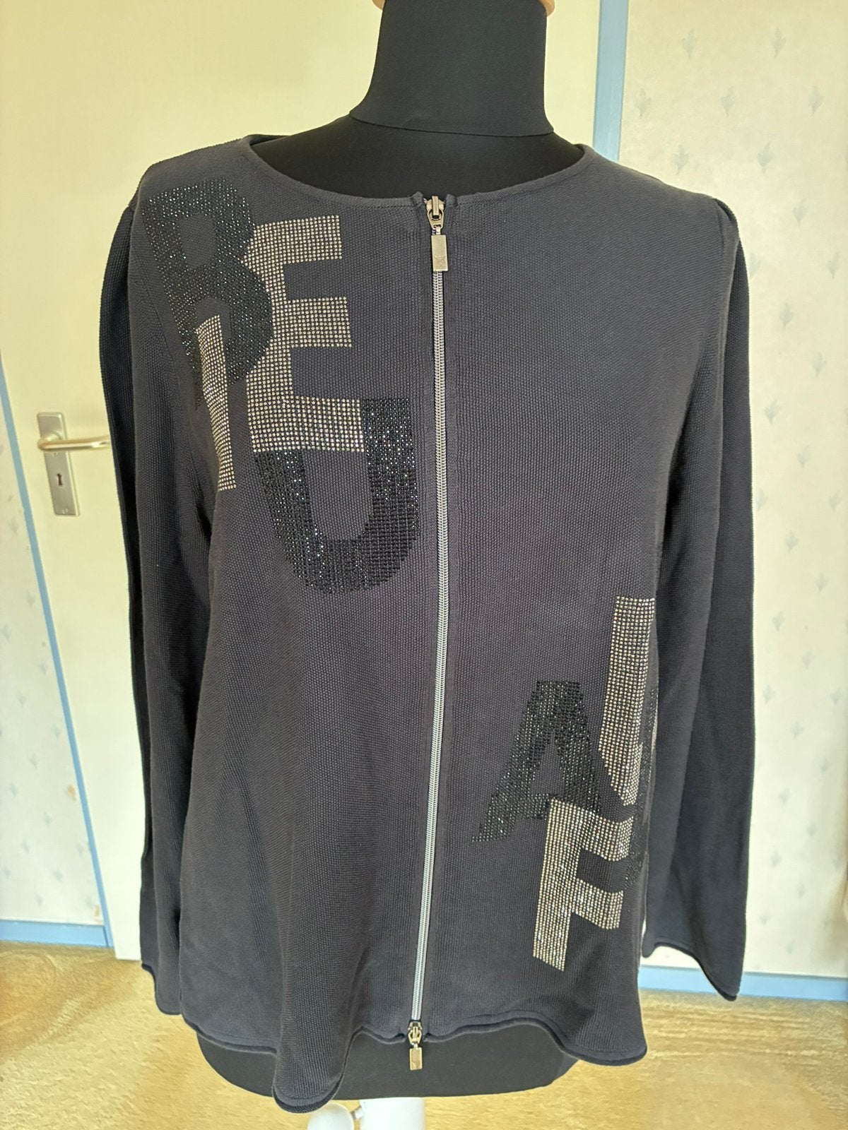 202 Nieuw vest van Monari in maat 44, Verzenden, Nieuw, Maat 42/44 (L), Grijs