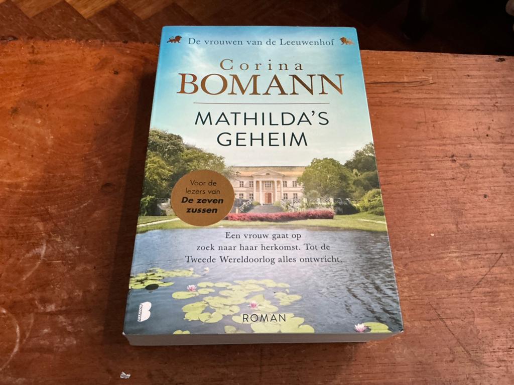 Mathilda's Geheim - Corina Bomann, Ophalen of Verzenden, Zo goed als nieuw