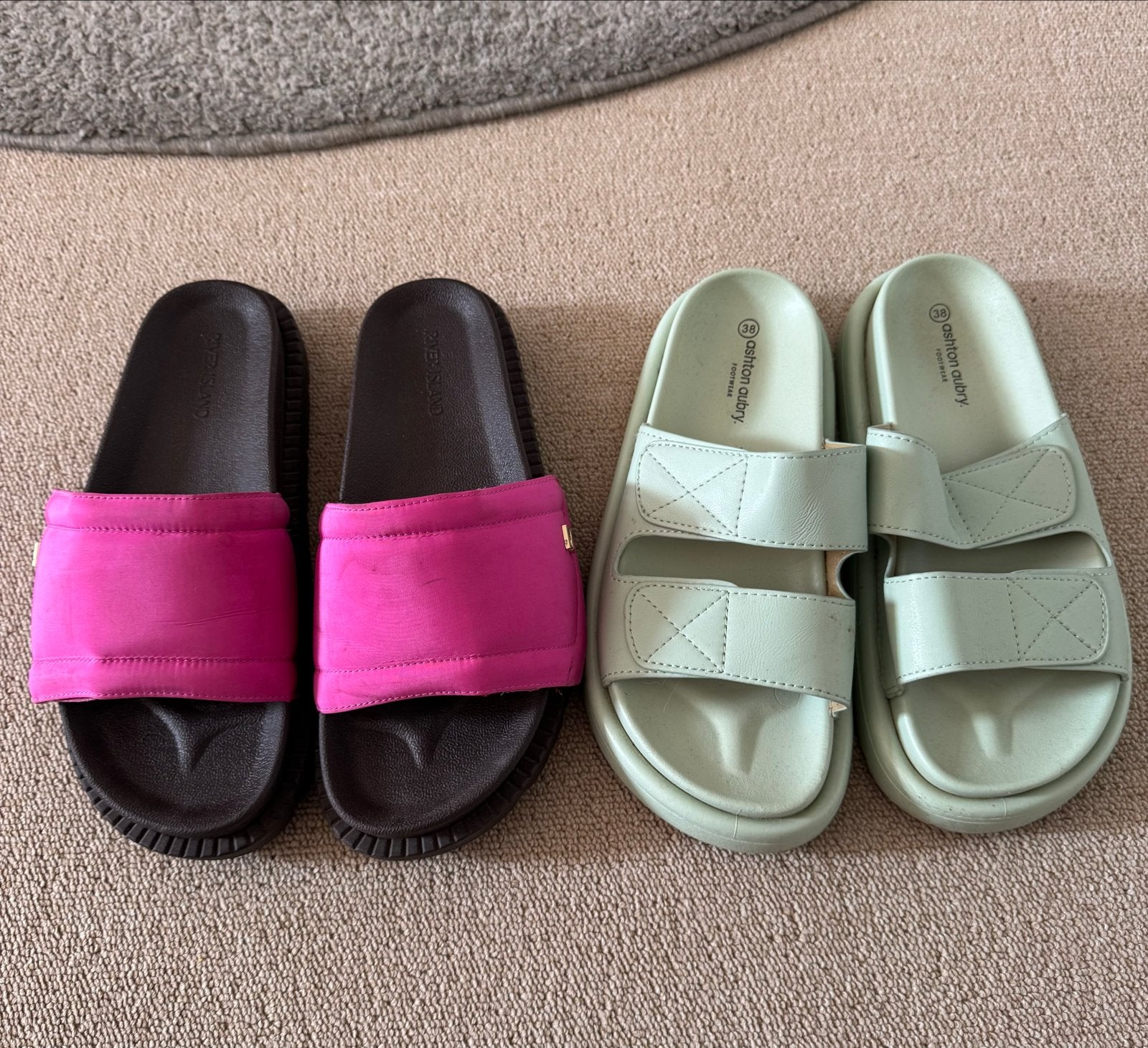 Slippers: River Island roze en Ashton Aubry mintgroen, Ophalen of Verzenden, Zo goed als nieuw, Roze, Slippers