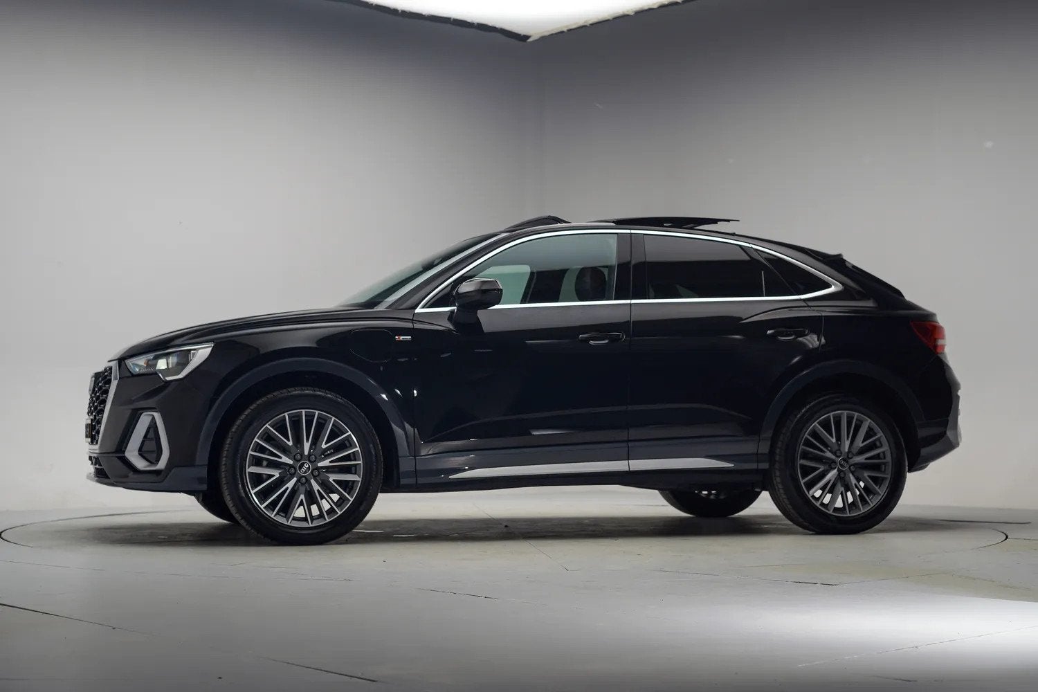 Audi Q3 Sportback 45 TFSI e S Line [ SoH 87,5% | Panorama Vi, Dealer onderhouden, Gebruikt, Hybride Elektrisch/Benzine, SUV of Terreinwagen