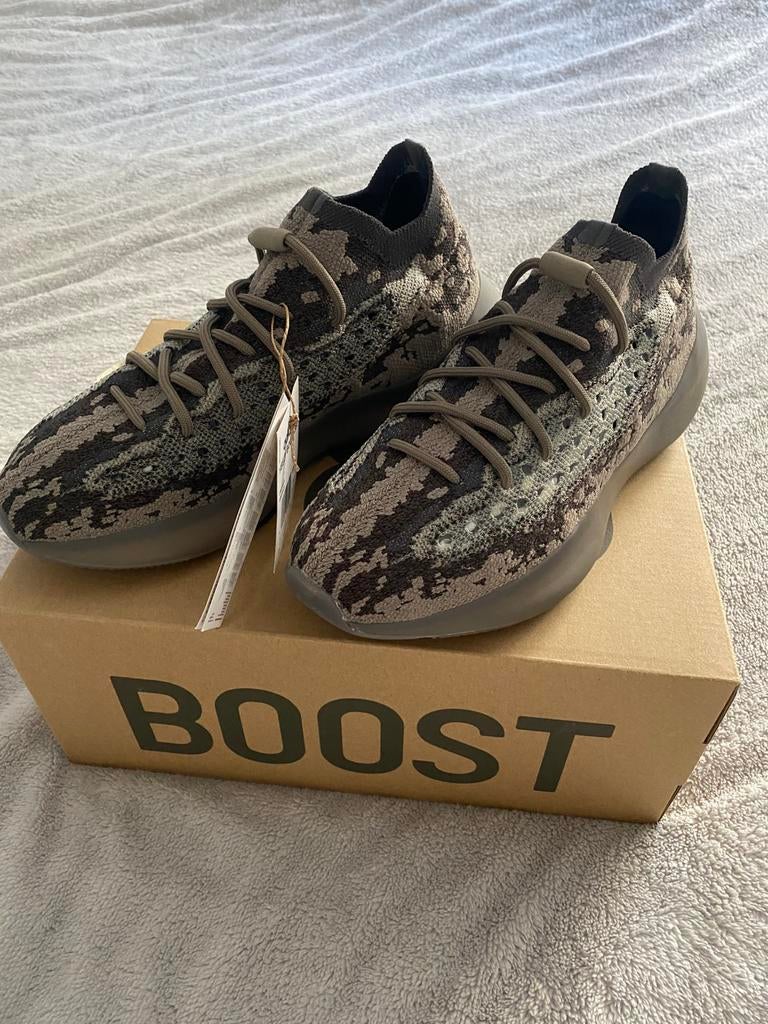 Yeezy Boost 380 maat 42 NIEUW!!, Ophalen, Zo goed als nieuw