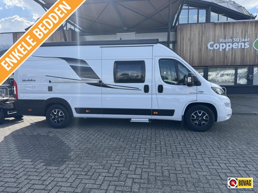 Hobby Vantana 65 K De Luxe 2022 enkele bedden 640 NL CAMPER, Caravans en Kamperen, Buscamper of Camperbus, Ringverwarming, Fiat