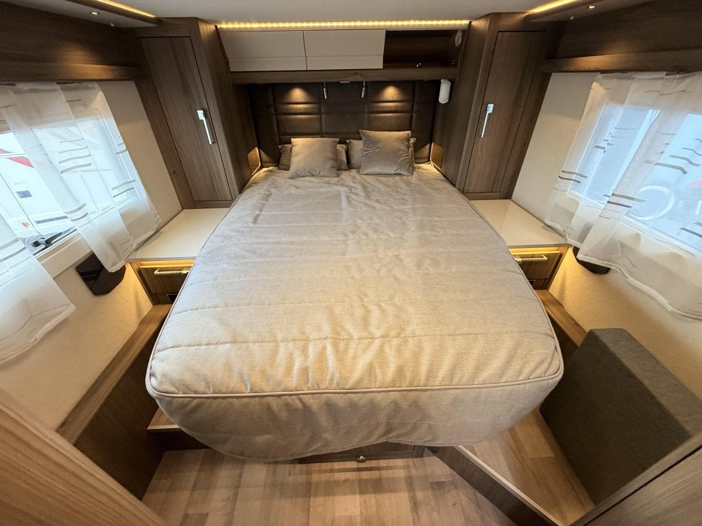 Kabe Travel Master Imperial i810 LQB, Caravans en Kamperen, Campers, Afzuigkap, Vloeistofverwarming, Bedrijf, Diesel