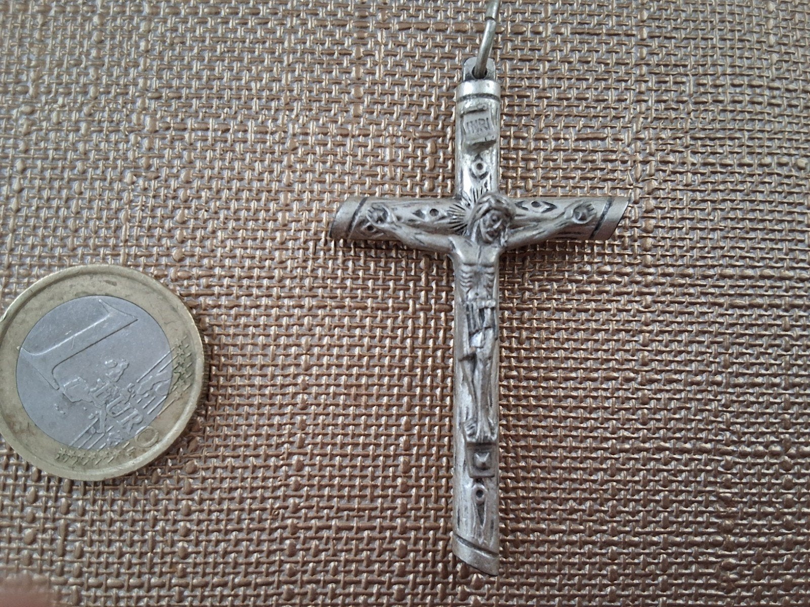 Mooi zilverkleurig kruis met Jezus figuur, Antiek en Kunst, Antiek | Religie, Ophalen of Verzenden