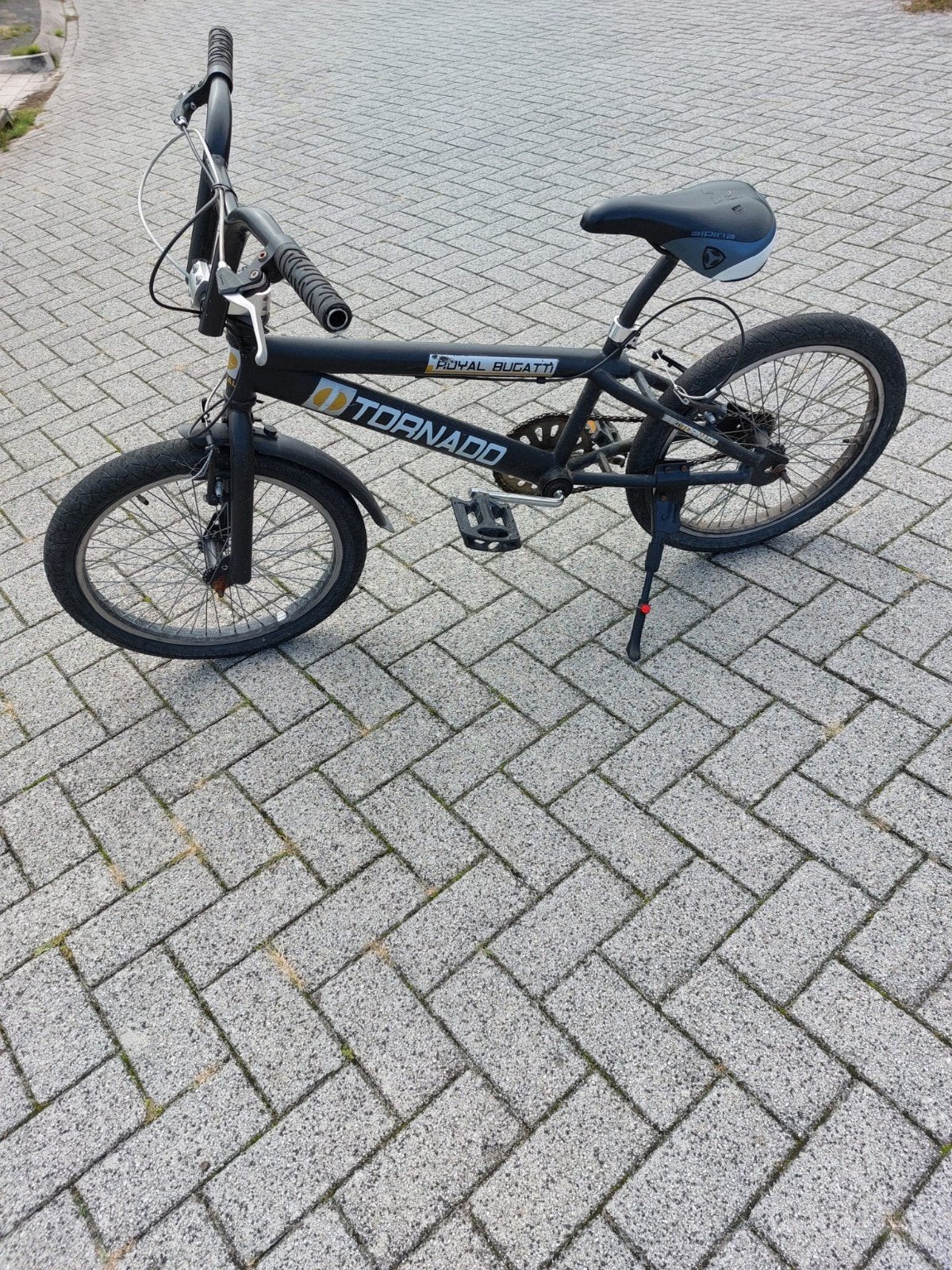 Te koop: jongensfiets Royal Bugatti Tornado (20 inch), Ophalen, Terugtraprem, Staal, Stuur 360° draaibaar