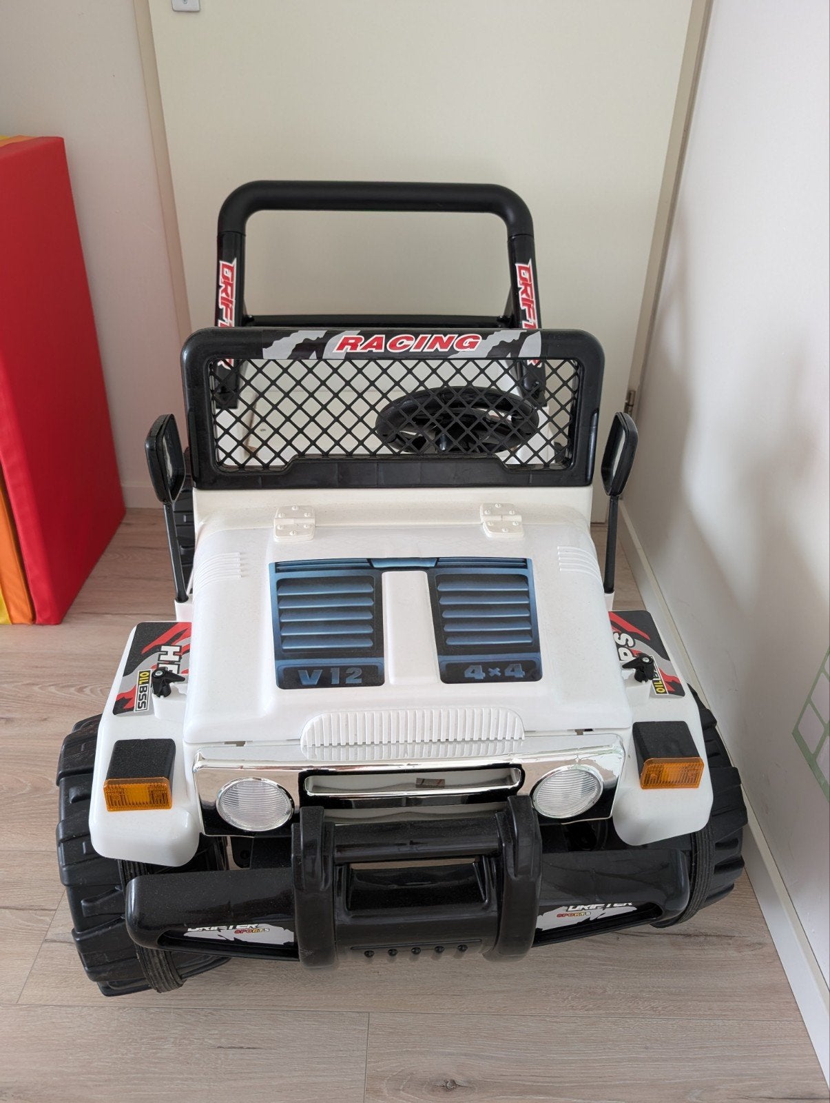 Elektrische Kinder jeep, Ophalen