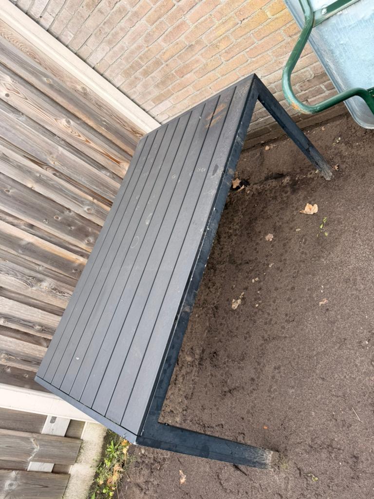 GRATIS. Tuintafel + 4 stoelen, Tuin en Terras, Ophalen, Gebruikt
