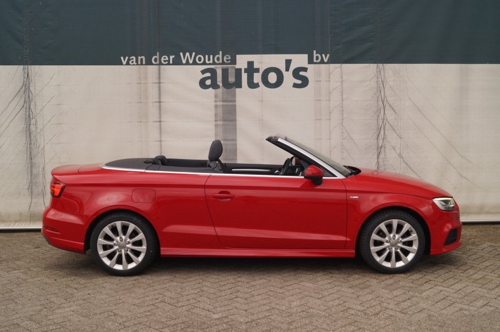 Audi A3 Cabriolet 35 TFSI 150pk Automaat S-Line Sport, Auto's, Dealer onderhouden, 4 cilinders, 4 stoelen, Leder en Stof