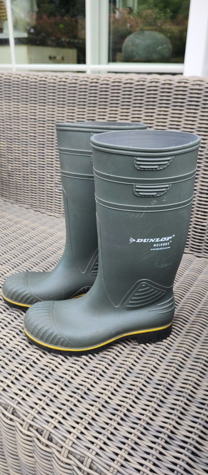 Stevige rubber laarzen maat 44 Dunlop, Ophalen, Laarzen
