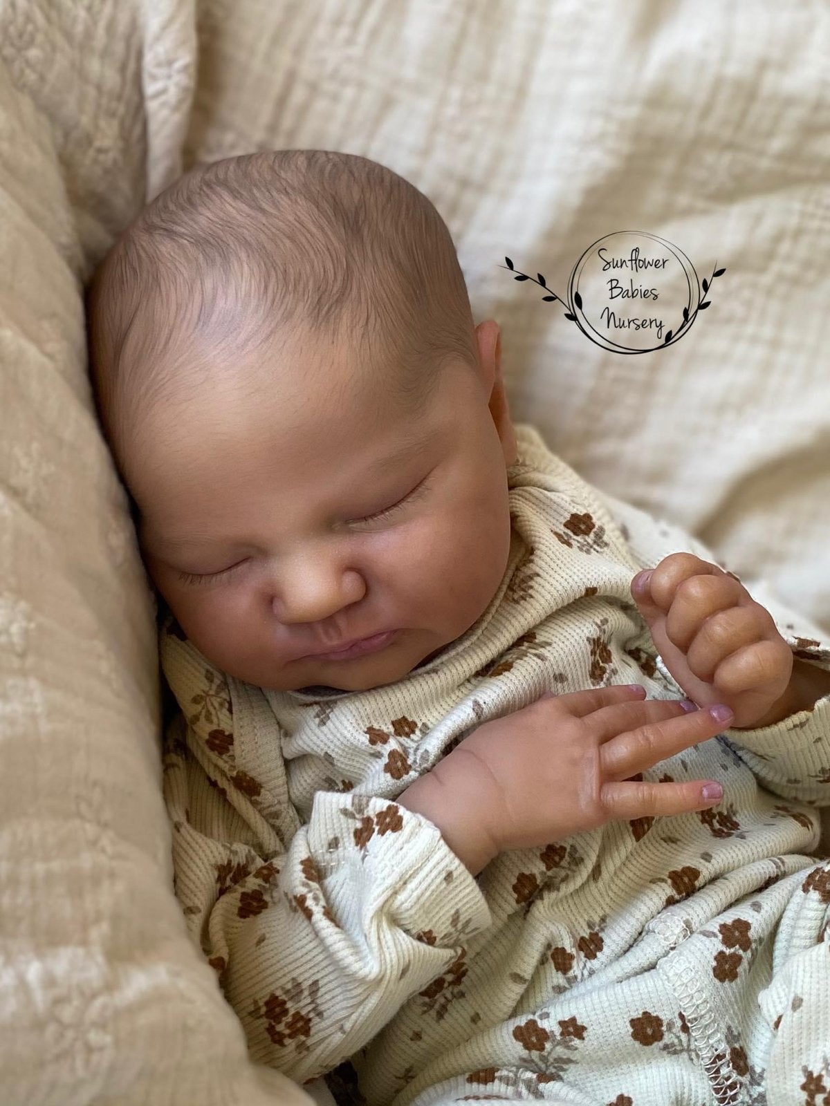 Reborn baby pop Quinlyn door Sunflower babies (Sara McKee), Ophalen of Verzenden, Zo goed als nieuw, Babypop, Levensecht of Reborn