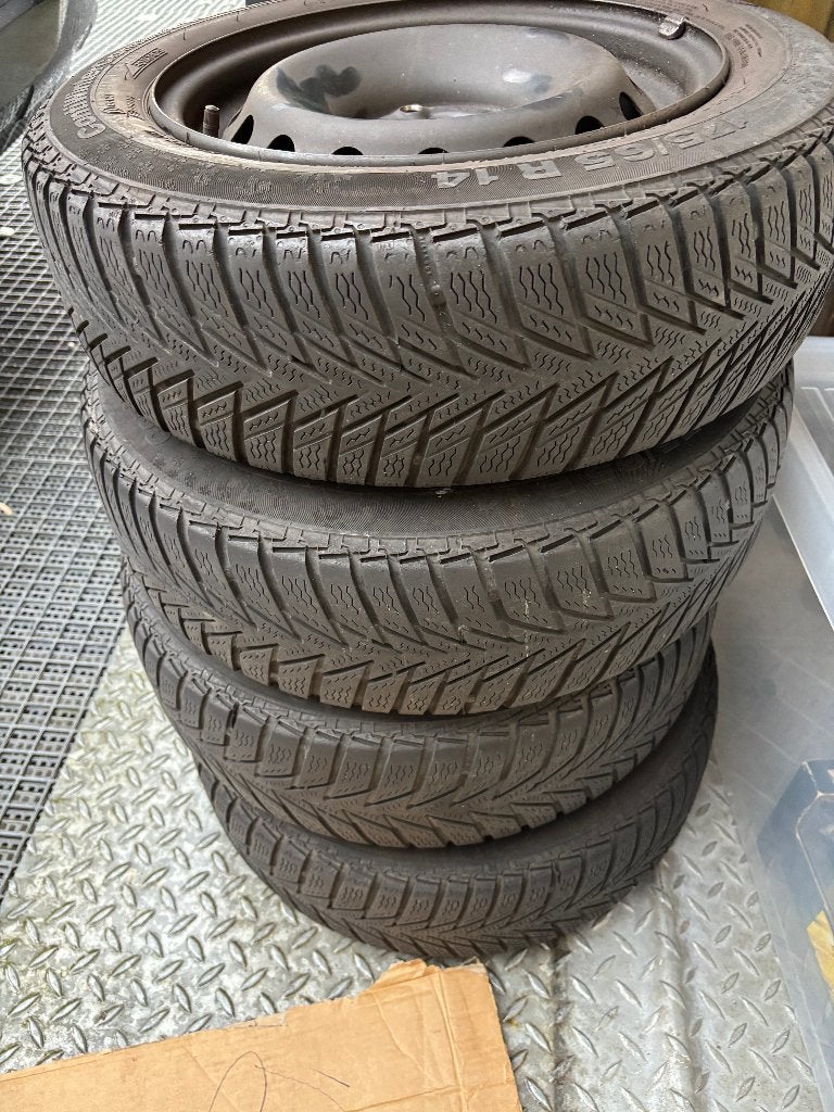 Stalen velgen op winterbanden Renault Clio of Twingo, Auto-onderdelen, Ophalen, 14 inch, Gebruikt, 175 mm