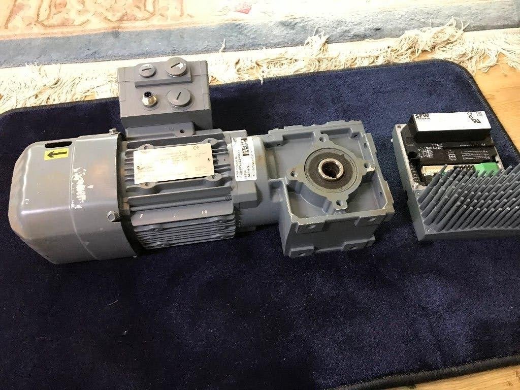 Sew tandwielkast met SEW FREQUENTIE regelaar NIEUW, Ophalen, Nieuw, Elektromotor, 1800 rpm of meer