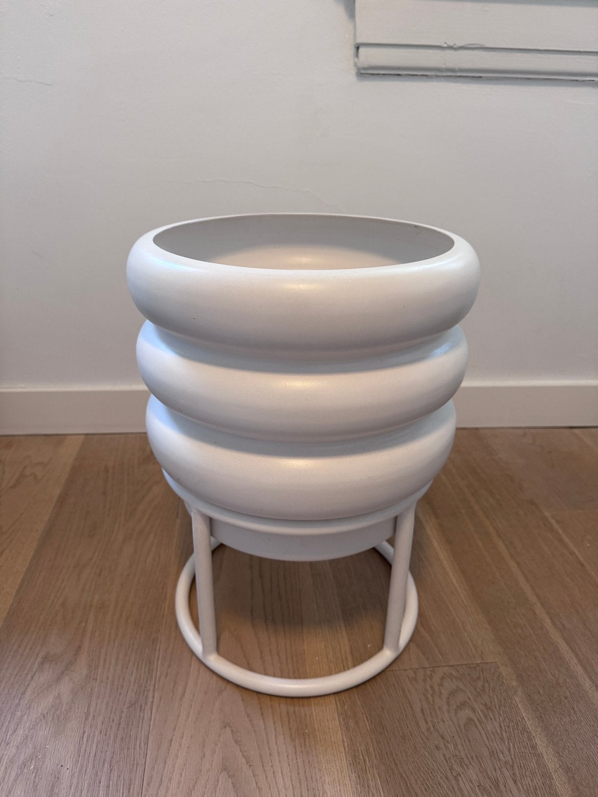 Plantenpot XL wit metaal H&M home, Tuin en Terras, Bloempotten, Rond, Binnen, Zo goed als nieuw, Metaal