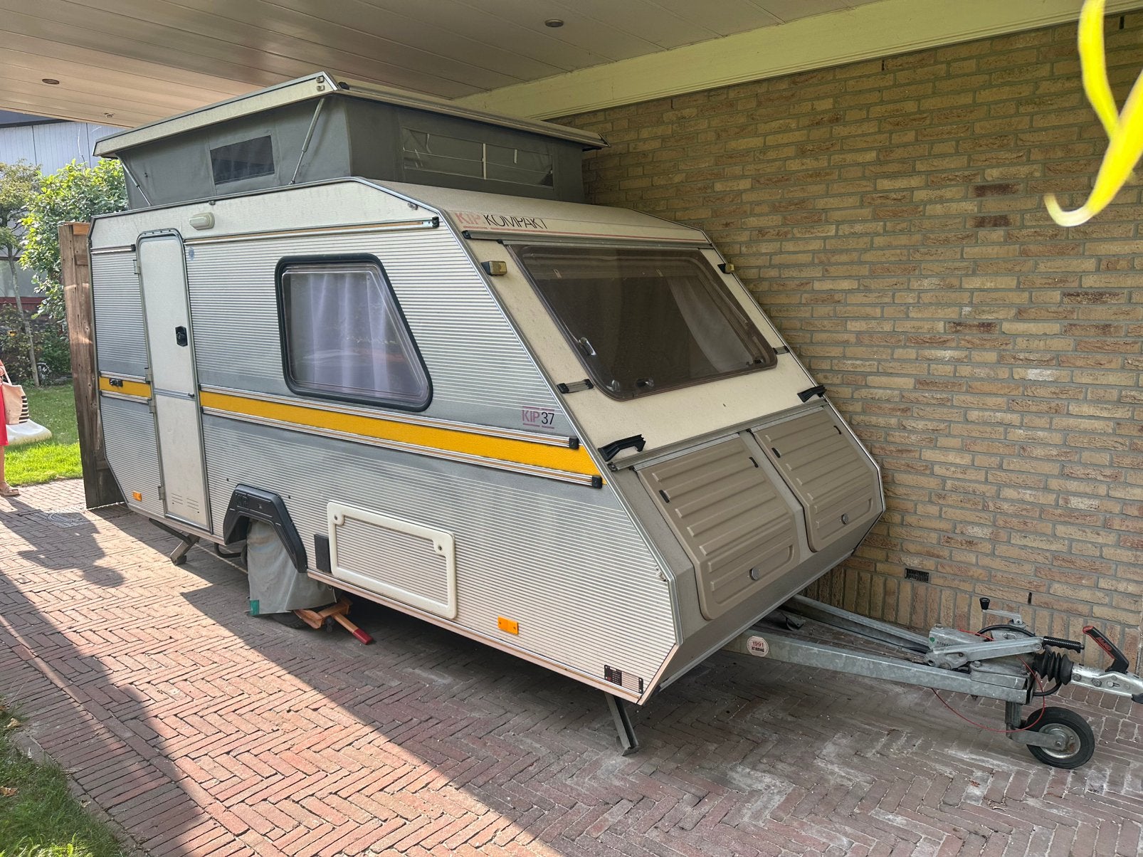 Kip kompakt kk37, Kip, Tot en met 2, Hefdak, Treinzit