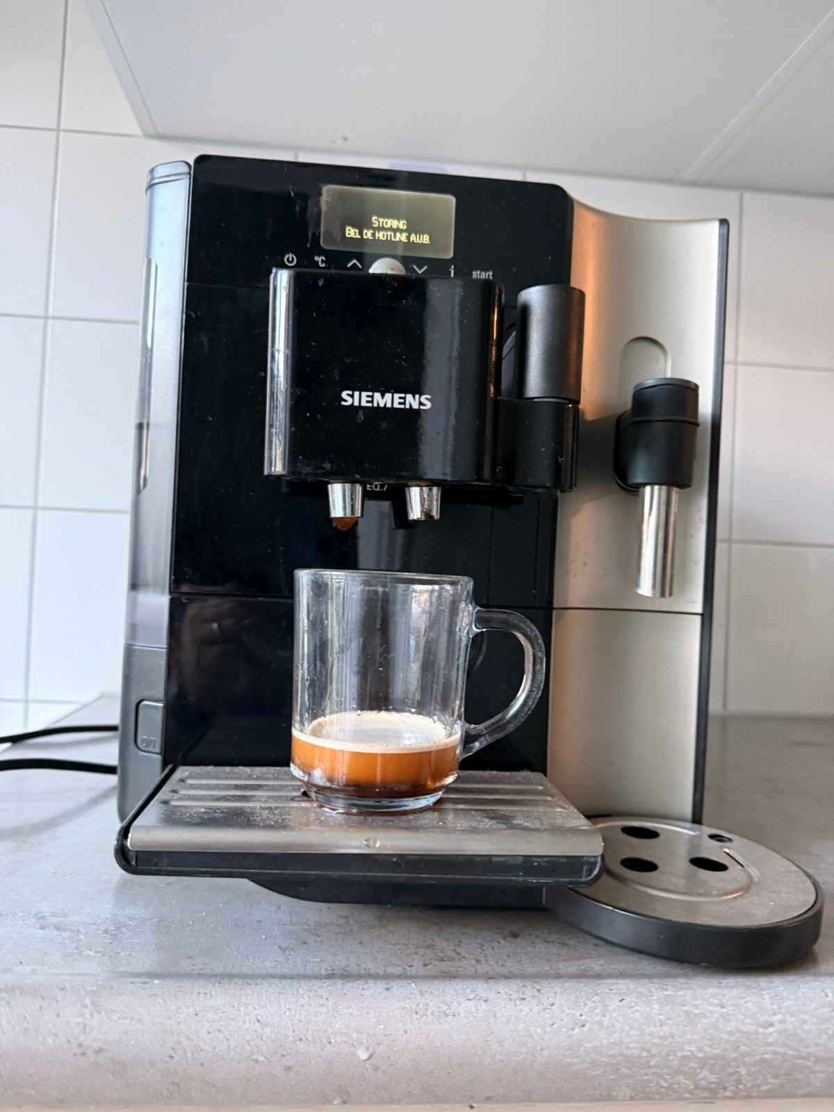 Defecte Siemens koffiemachine, 10 kopjes of meer, Koffiemachine, Ophalen of Verzenden, Niet werkend