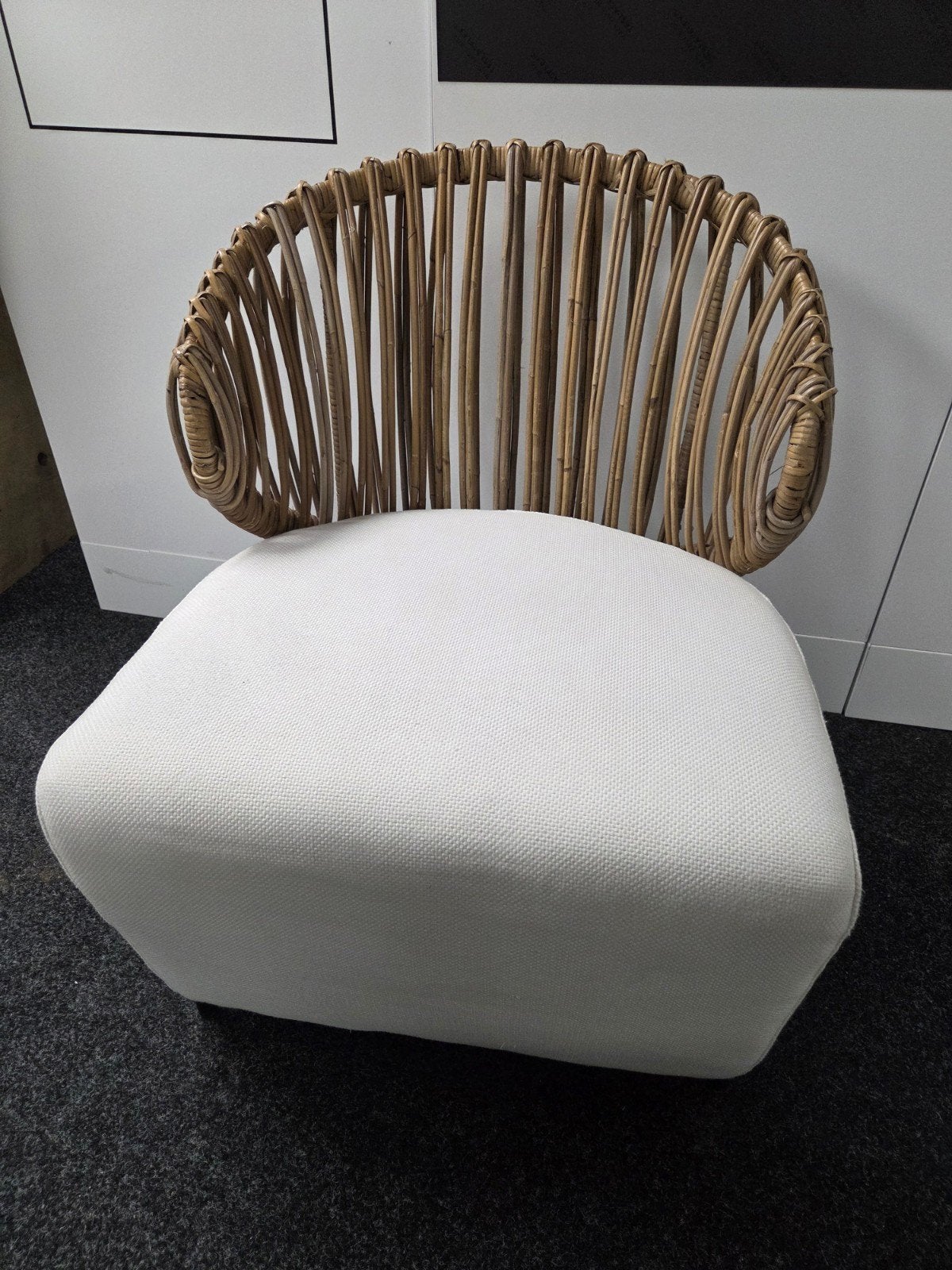 Nieuwe rotan fauteuil met wit kussen, Ophalen of Verzenden, Nieuw, Riet of Rotan