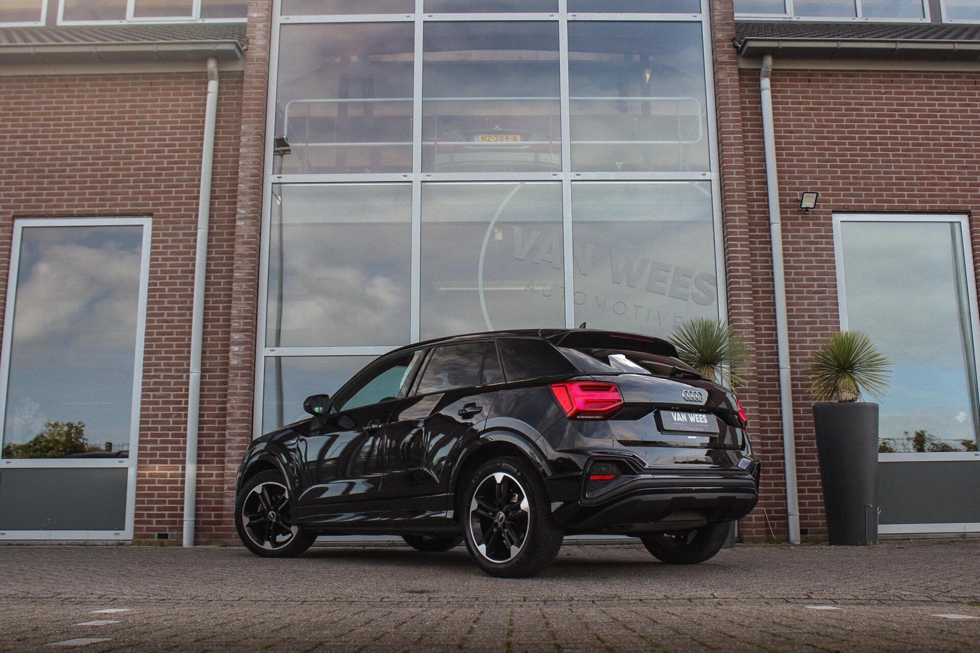 Audi Q2 30 TFSI S Edition S-Line | 1e eigenaar | NL auto | 1, Voorwielaandrijving, Dealer onderhouden, Gebruikt, Zwart
