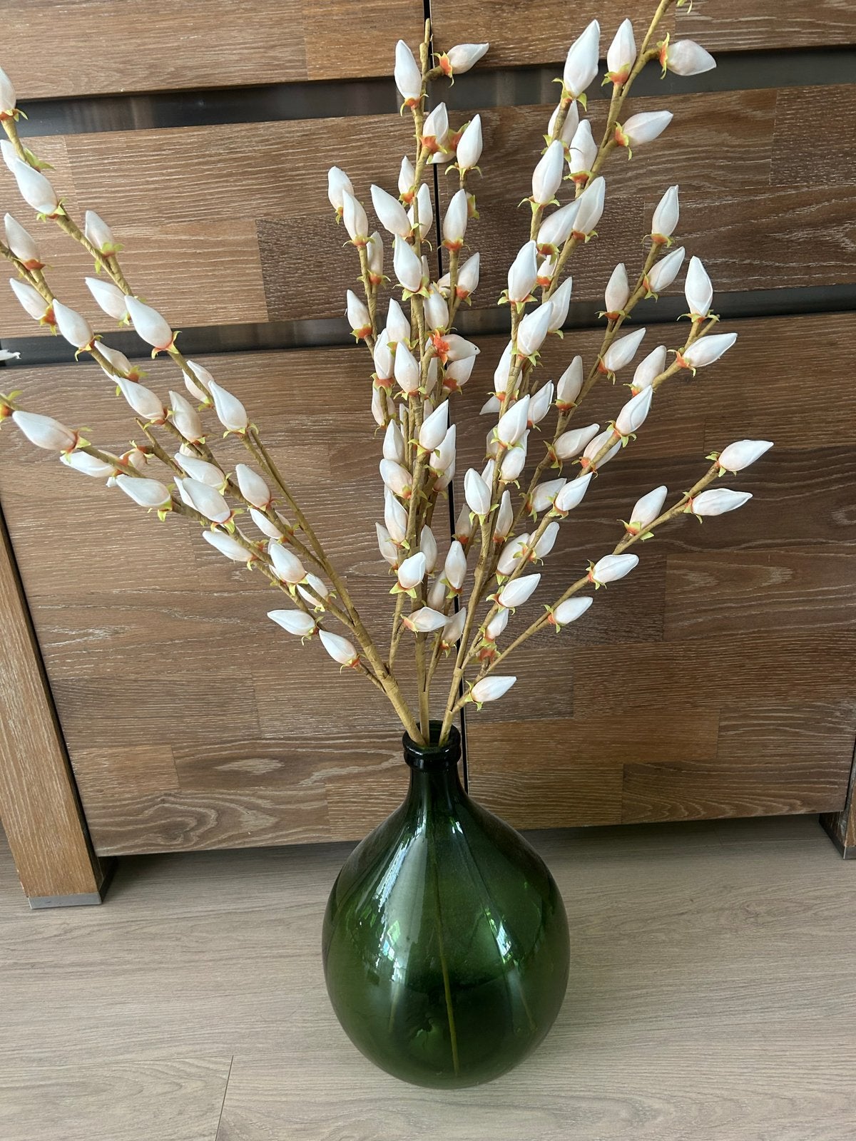 Grote groene glazen vaas met kunstbloemen van intratuin, Ophalen, Gebruikt, Inclusief decoratie, Glas
