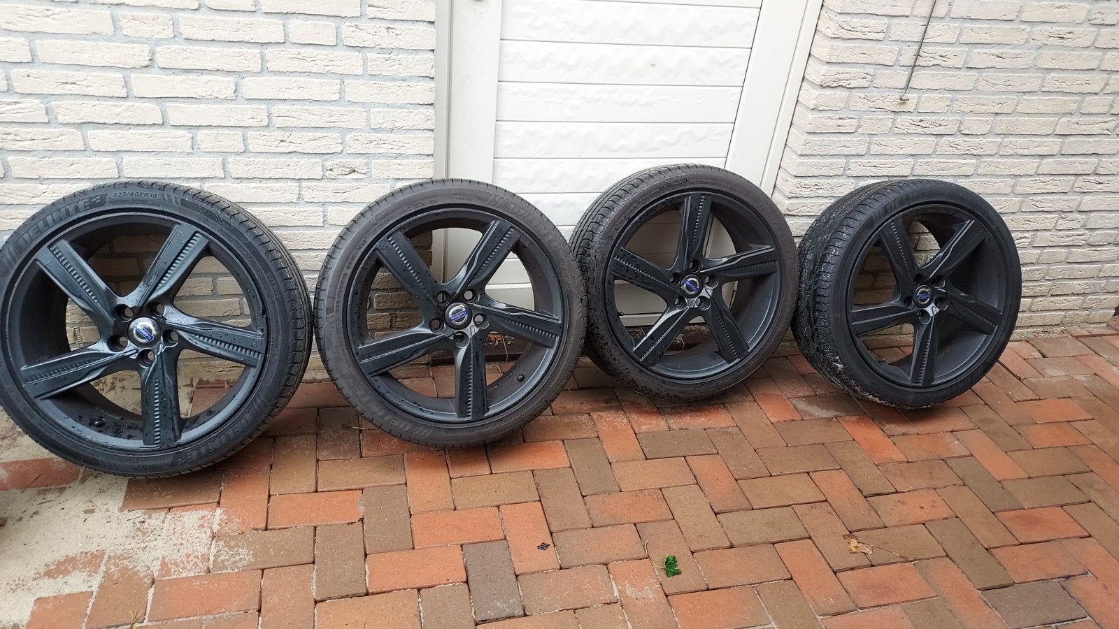Volvo 18 inch velgen met zomerbanden, Auto-onderdelen, Ophalen, 18 inch, Gebruikt, Banden en Velgen