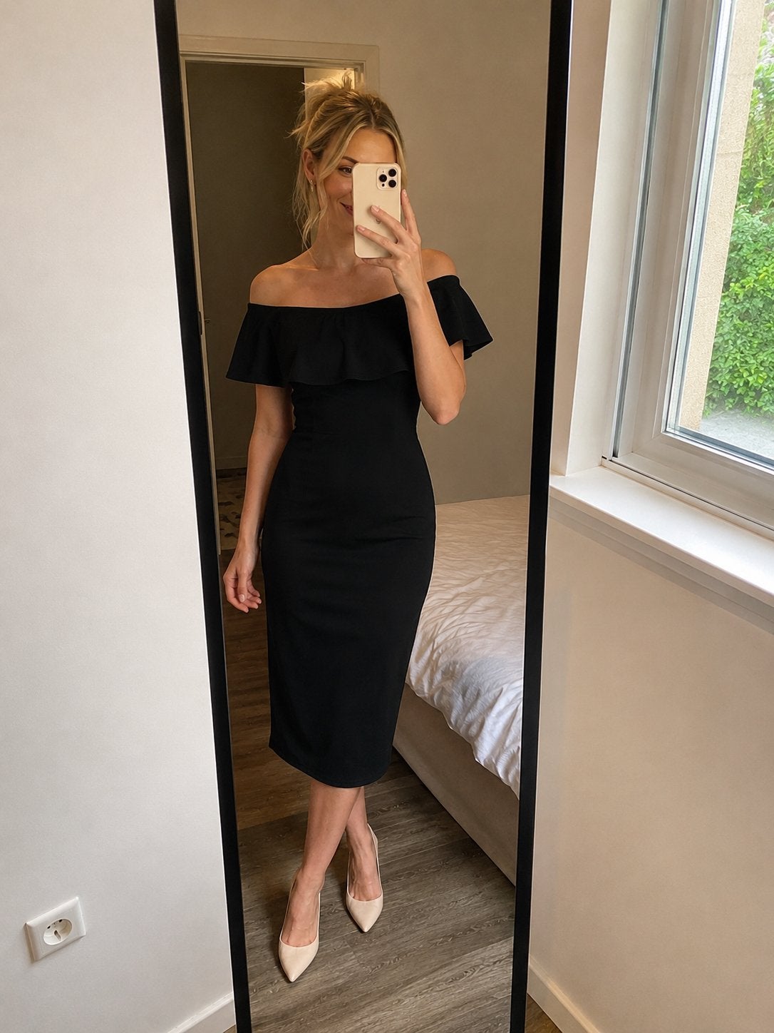 Off-shoulder jurkje van Nelly com maat xs, Kleding | Dames, Zwart, Ophalen of Verzenden, Zo goed als nieuw, Knielengte