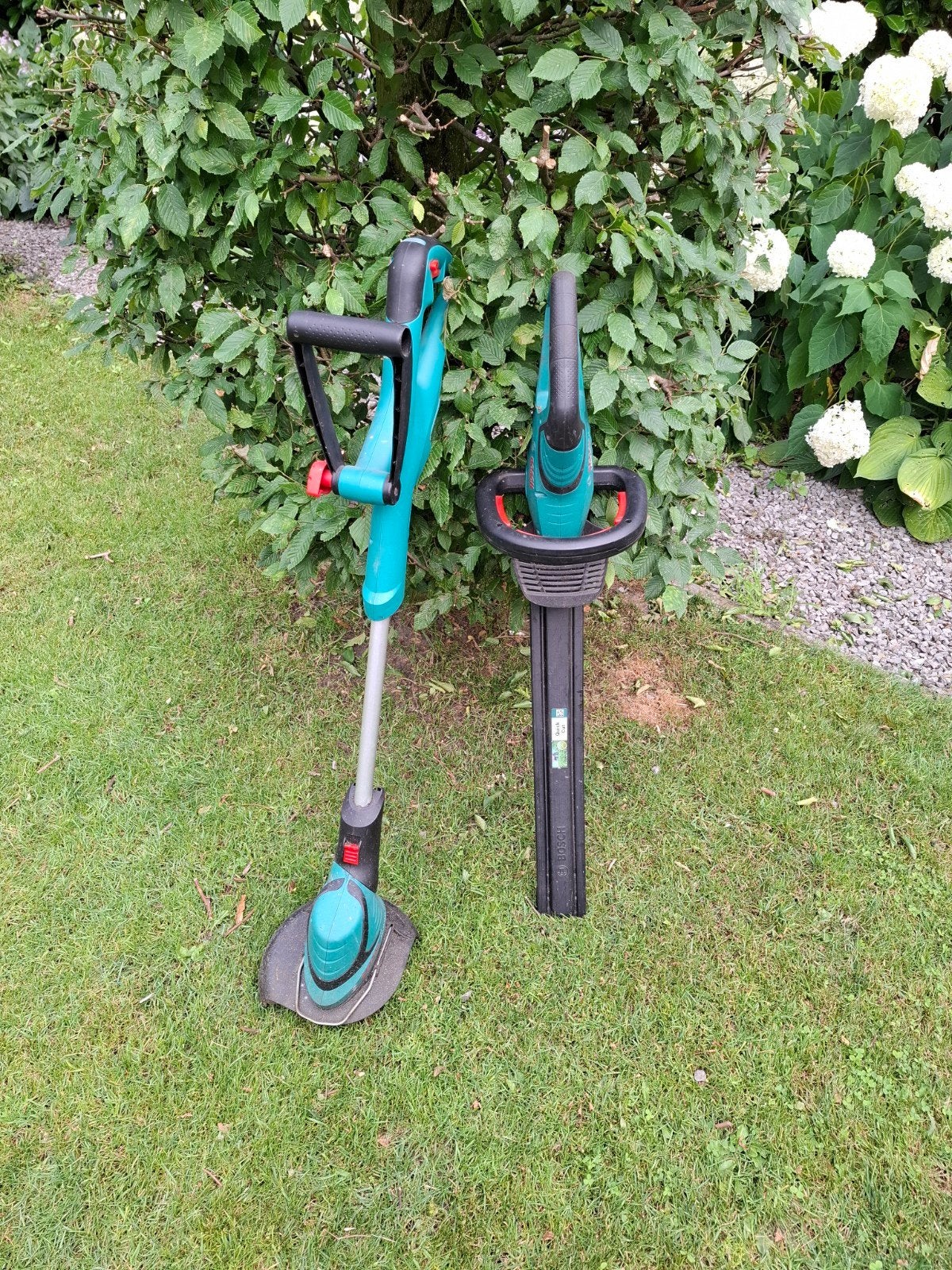 Bosch Heggenschaar, Grastrimmer, Accu en Oplader Set, Ophalen, Gebruikt, Accu, Bosch