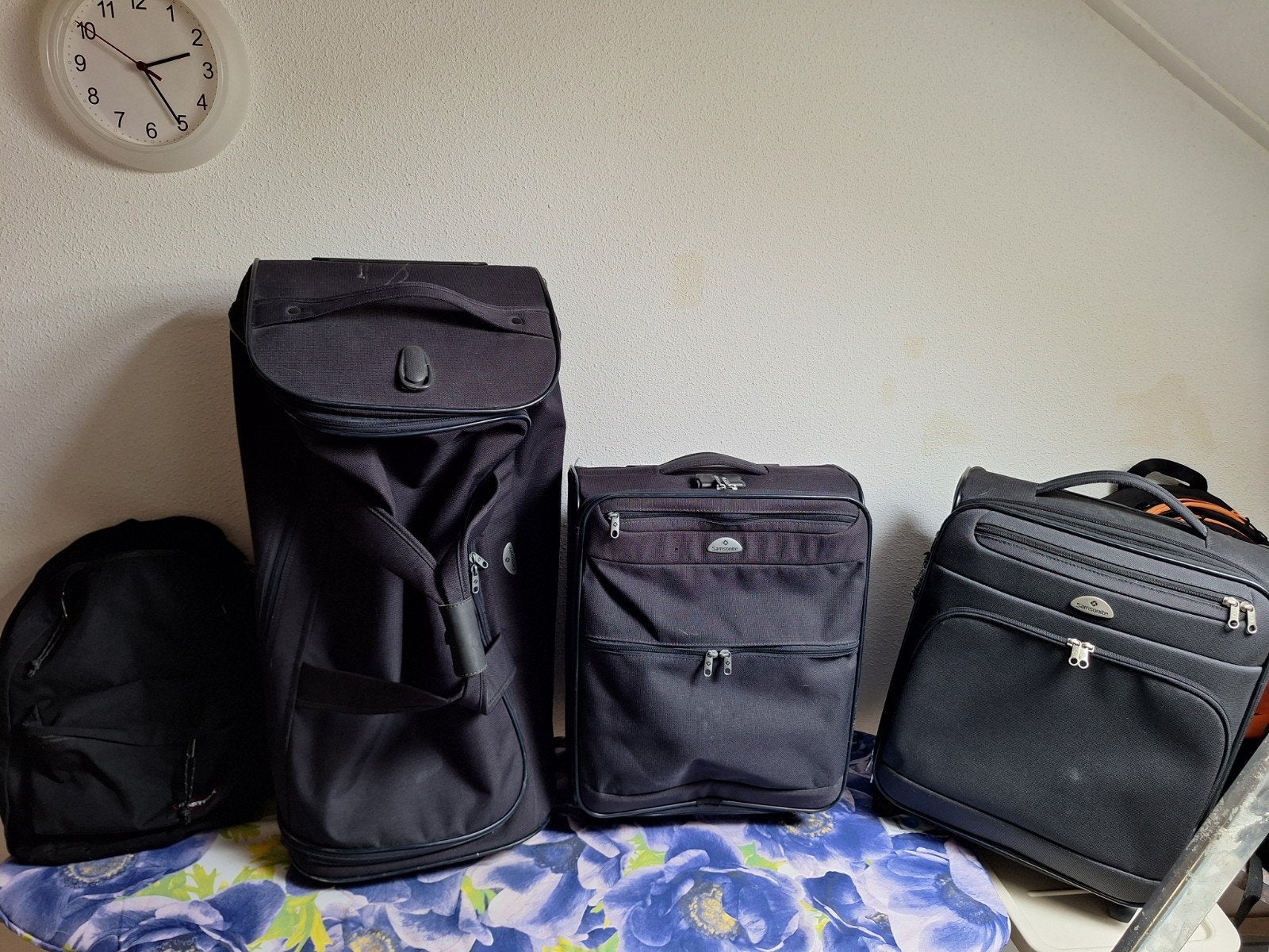 Set van diverse Samsonite koffers en tassen - Zwart en netje, Ophalen, Wieltjes, Gebruikt, 20 tot 30 cm