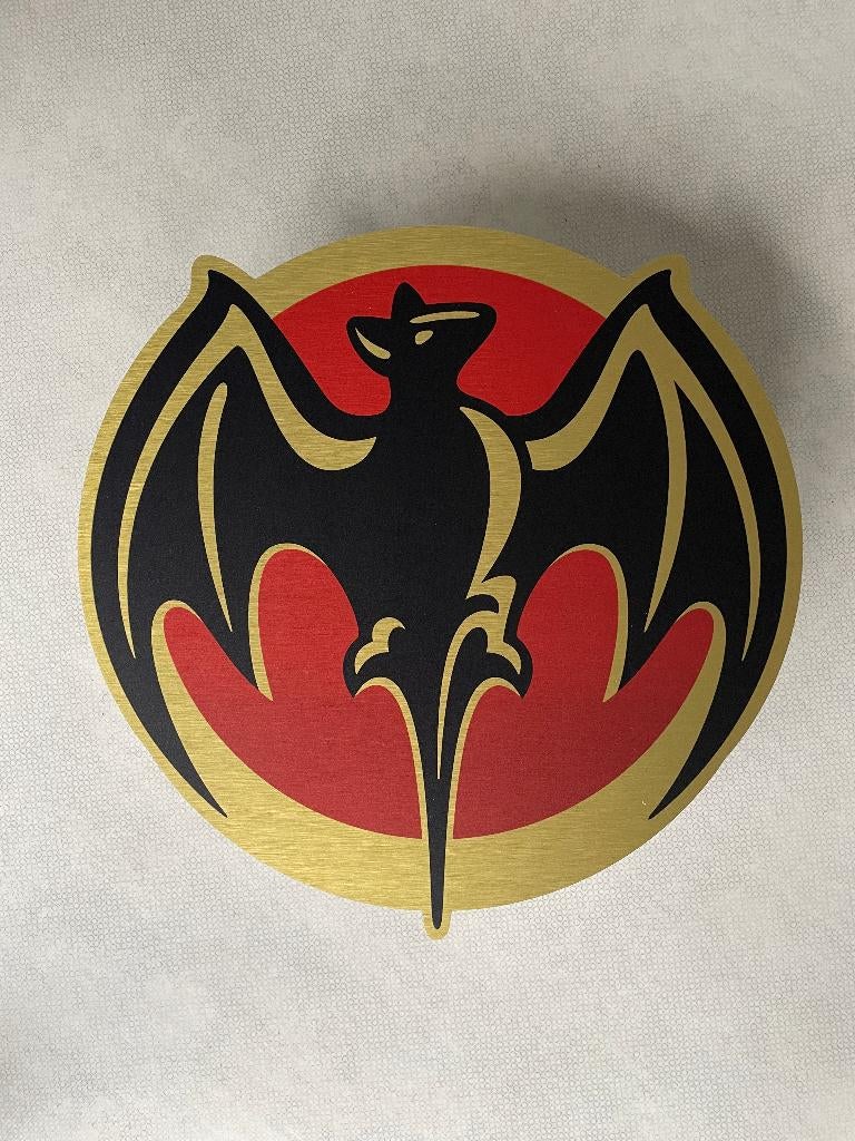 Reclamebord Bacardi logo groot, 40x40cm hoog, aluminium, Ophalen of Verzenden, Nieuw, Reclamebord