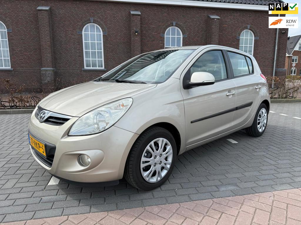 Hyundai I20 1.2i i-Motion 5 Deurs-AIRCO-nieuwe APK-NAP 2011, Euro 5, Gebruikt, 31 €/maand, 4 cilinders