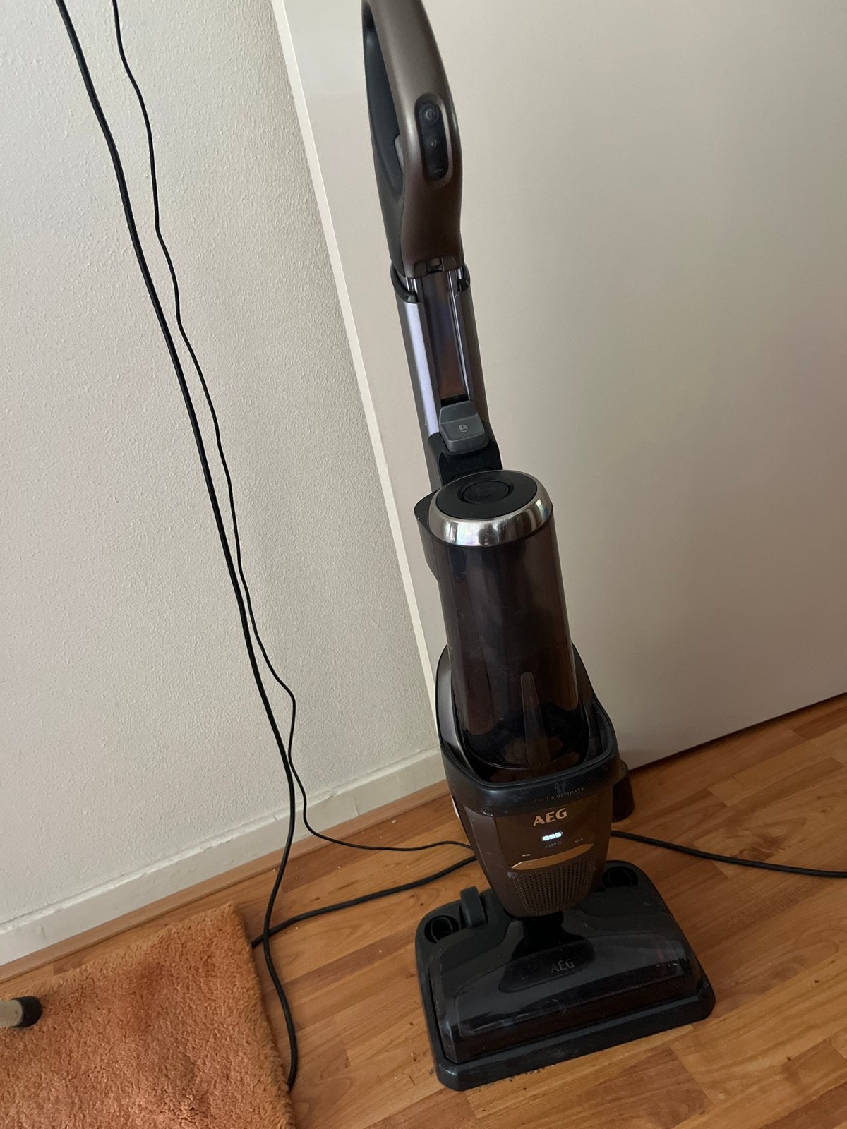 AEG Steelstofzuiger met accessoires