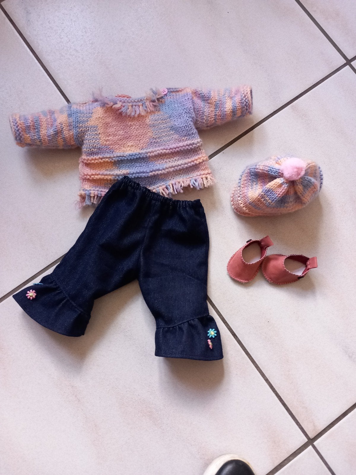 Zelfgemaakte poppenkleertjes voor pop 43 cm  4 delig., Ophalen of Verzenden, Nieuw, Babypop