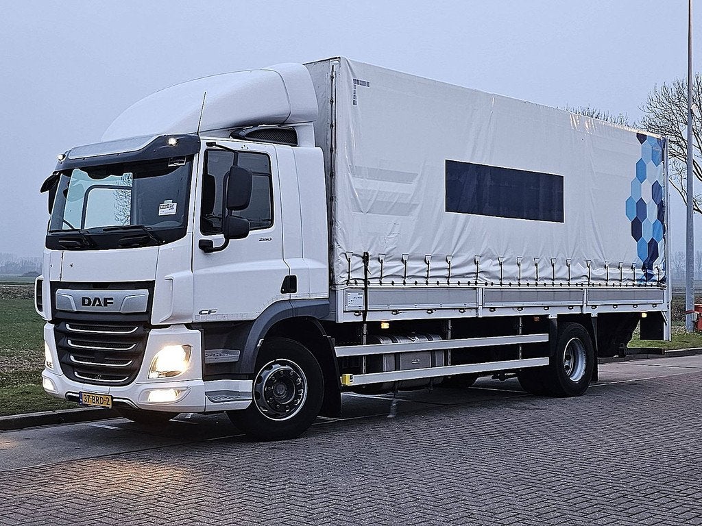 DAF CF 260 19t taillift airco, Automaat, Stoelverwarming, Wit, Origineel Nederlands