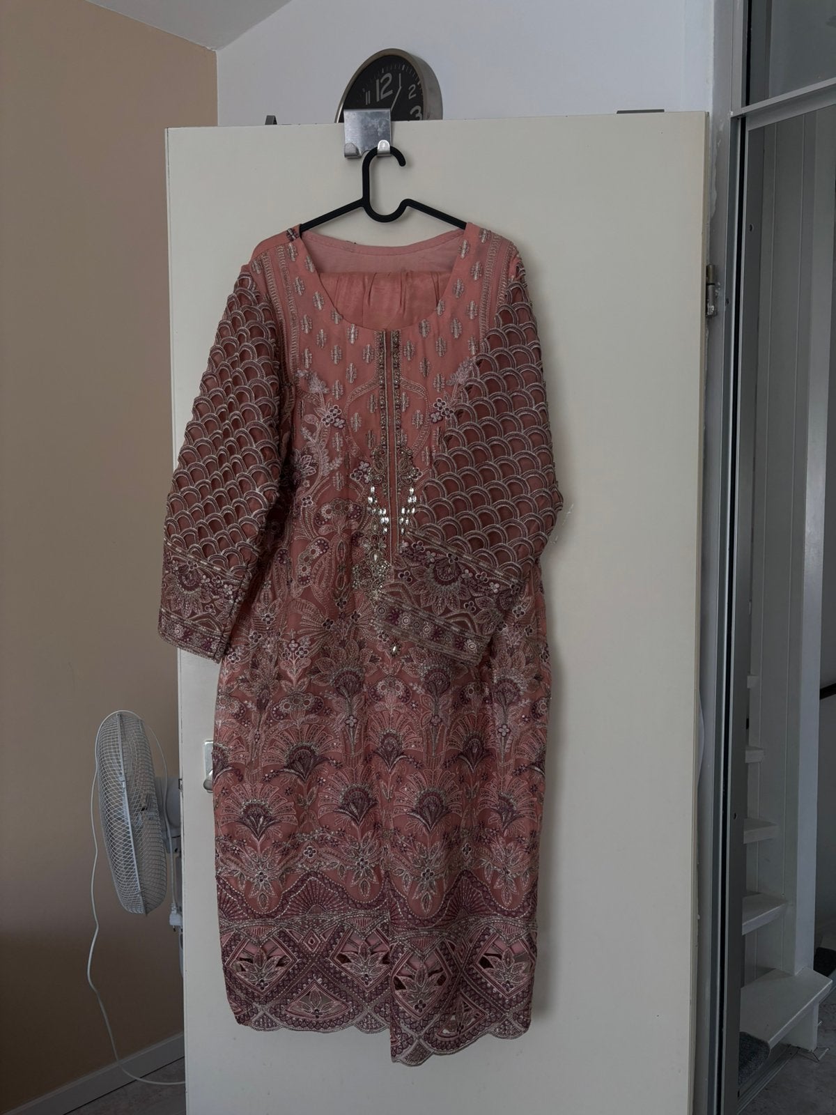 Luxe Pakistaanse 3-delige feestoutfit – roze, maat L- nieuw, Kleding | Dames, Maat 42/44 (L), Nieuw, Ophalen of Verzenden, Roze