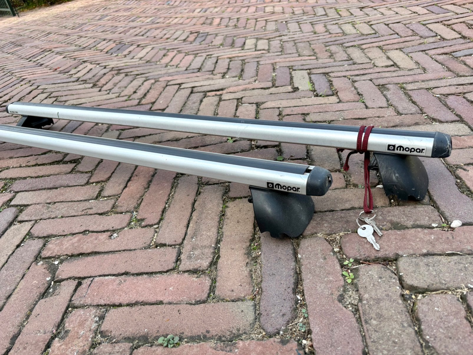 Twee Mopar dakdragers voor Jeep (GC WK2), Auto diversen, Ophalen of Verzenden, Gebruikt