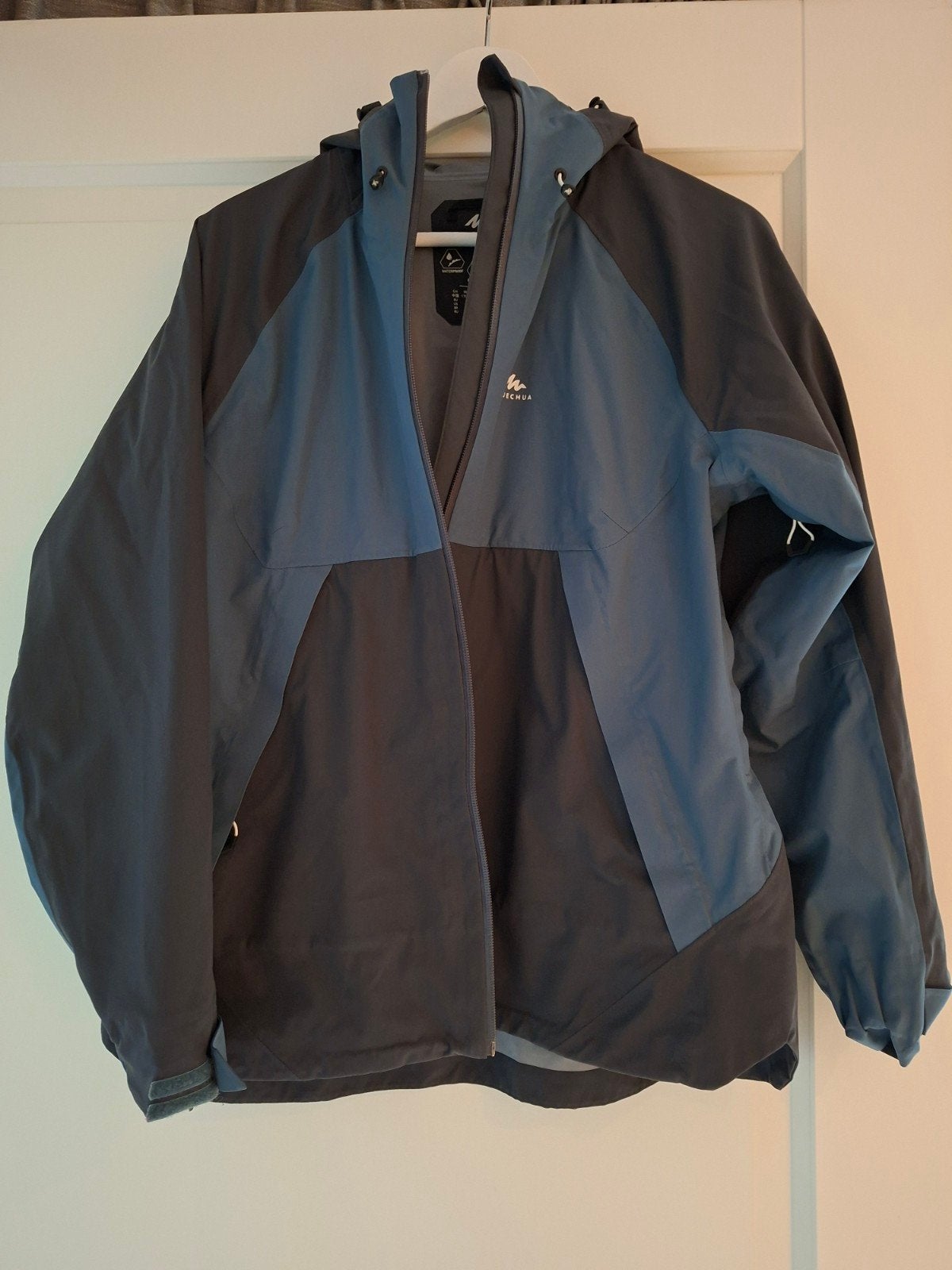 Quechua waterdichte en ademende jas - Maat L, Maat 42/44 (L), Ophalen of Verzenden, Quechua, Grijs