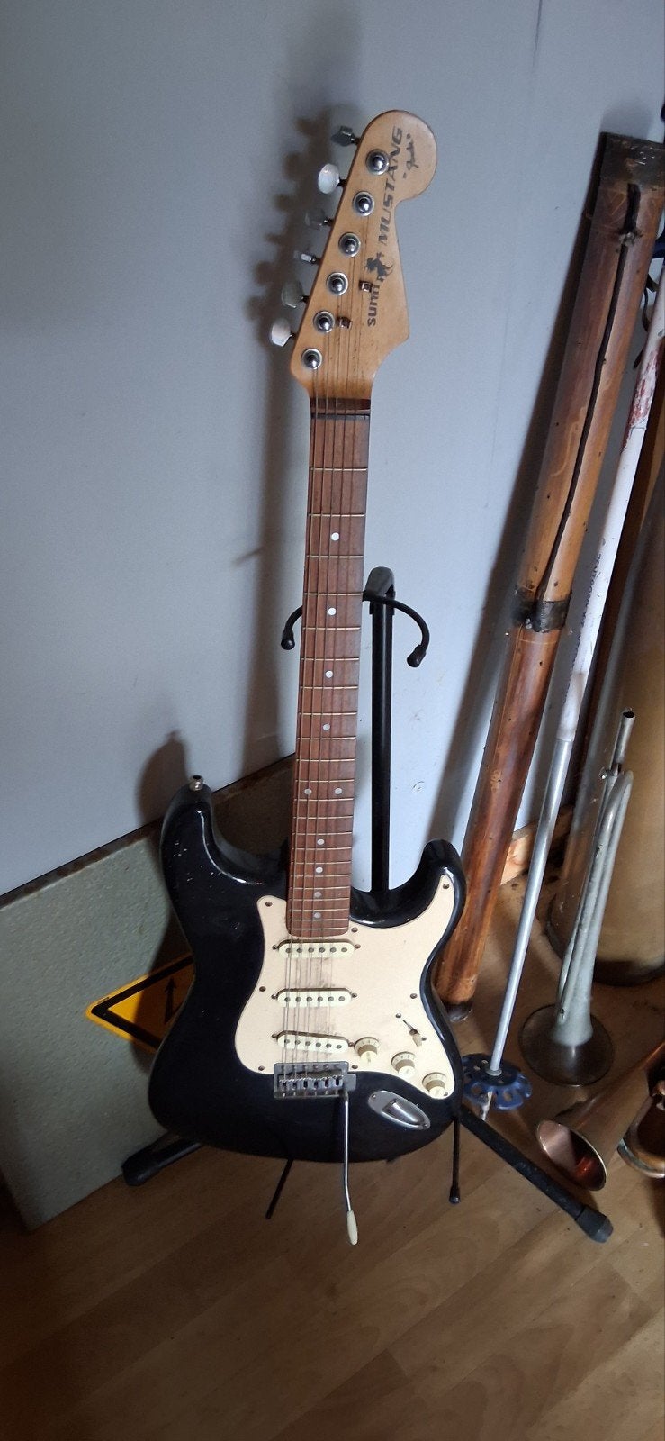 Defecte gitaar Fender Mustang, Ophalen, Fender