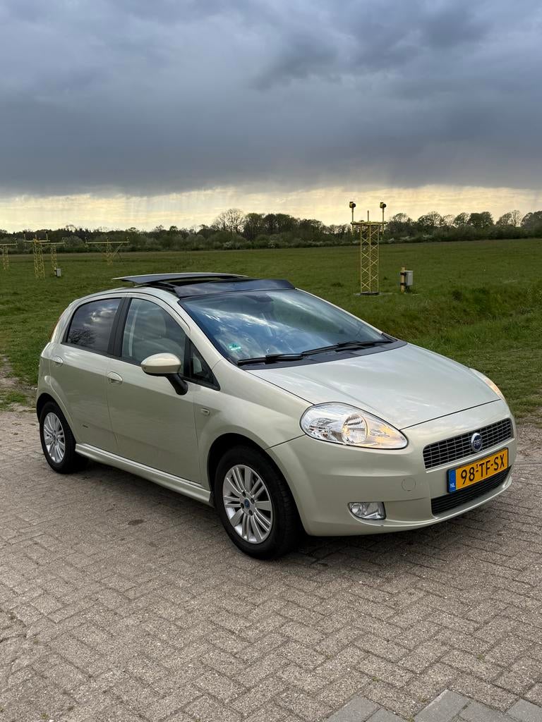 Fiat Punto 1.4 16V 5DR 2006 Beige, Auto's, Voorwielaandrijving, 40 €/maand, Beige, 400 kg