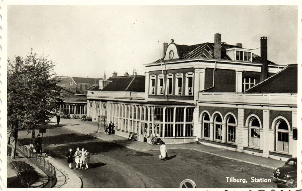 Tilburg, Station - 1956 gelopen, Verzamelen, Ophalen of Verzenden, 1940 tot 1960, Gelopen, Noord-Brabant