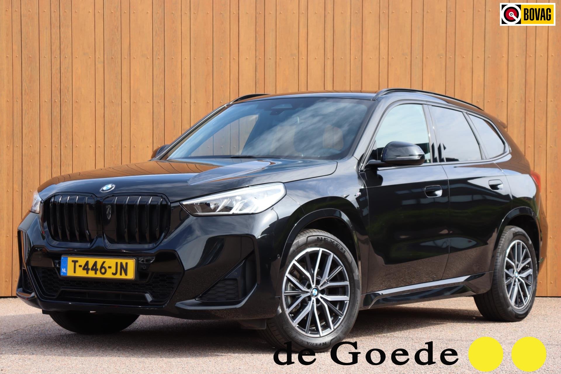 BMW X1 18i SDrive M-Sport orgNL leer/alc+verw camera el.klep, 12 maanden, 136 pk, Gebruikt, Zwart