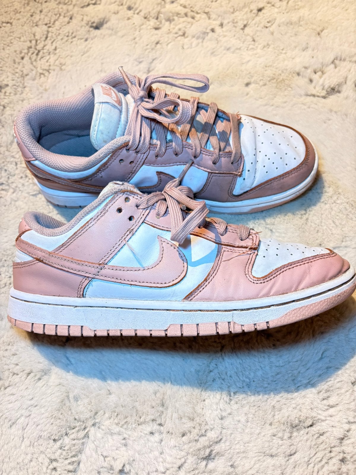 Mooie nike dunks zalm roze, Ophalen of Verzenden, Zo goed als nieuw, Roze, Sneakers of Gympen