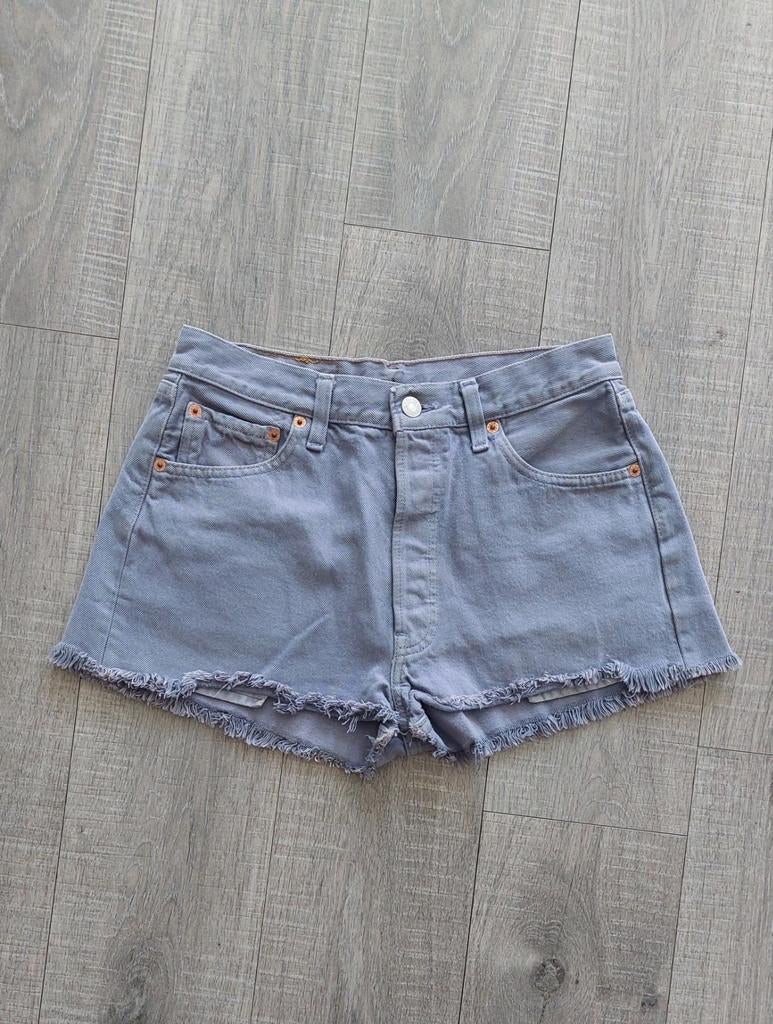 Vintage 90s Levis 501 denim shorts 30, Overige kleuren, Ophalen of Verzenden, W30 - W32 (confectie 38/40), Gedragen