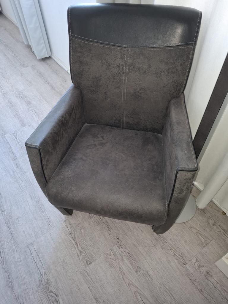 Leren (suede) fauteuil, Ophalen, 75 tot 100 cm, 50 tot 75 cm