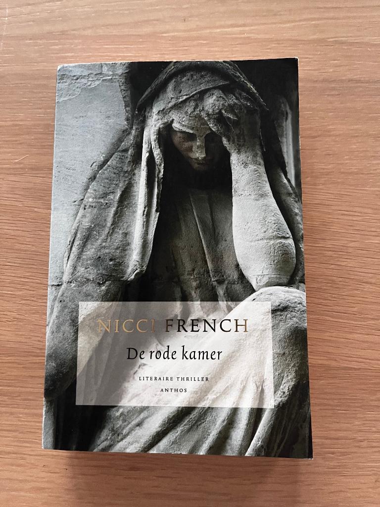 Nicci French - De Rode Kamer - Nette staat, Boeken, Ophalen of Verzenden, Zo goed als nieuw