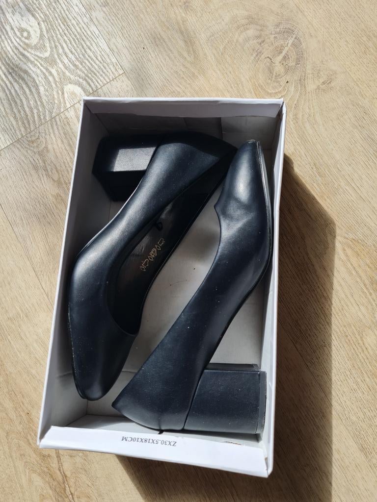 Dames schoenen, Kleding | Dames, Ophalen of Verzenden, Zo goed als nieuw, Zwart, Sneakers of Gympen