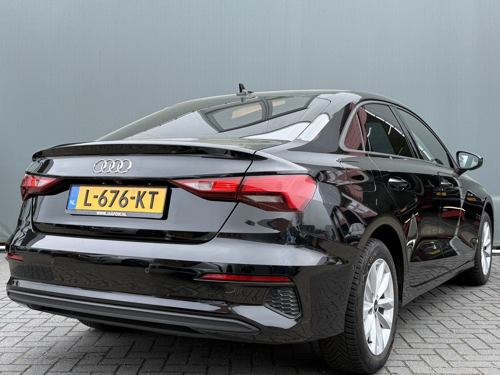 Audi A3 Limousine BWJ 2021 30 TFSI 111 PK Pro Line AUTOMAAT, Stof, Gebruikt, Met garantie (alle), Zwart