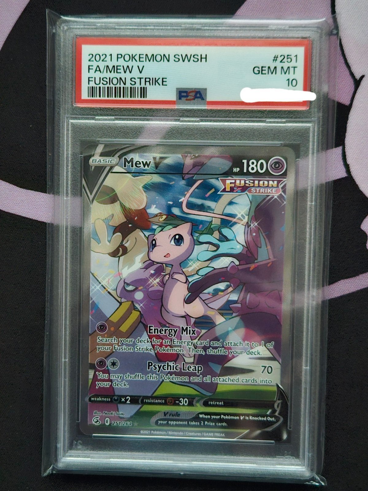 Pokemon Mew V 251/264 Fusion Strike PSA 10 GEM MT, Hobby en Vrije tijd, Verzamelkaartspellen | Pokémon, Ophalen of Verzenden, Zo goed als nieuw