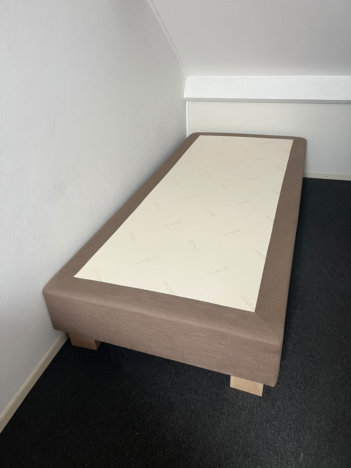 Gratis !!Onderstel boxspring zonder matras 200x90x34cm (h), Huis en Inrichting, Ophalen, Gebruikt, Tweepersoons