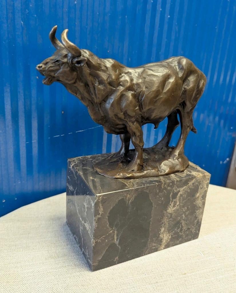 Bronzen Stier Beeld naar Milo Design, Antiek en Kunst, Kunst | Beelden en Houtsnijwerken, Minder dan 20 cm, Ophalen of Verzenden